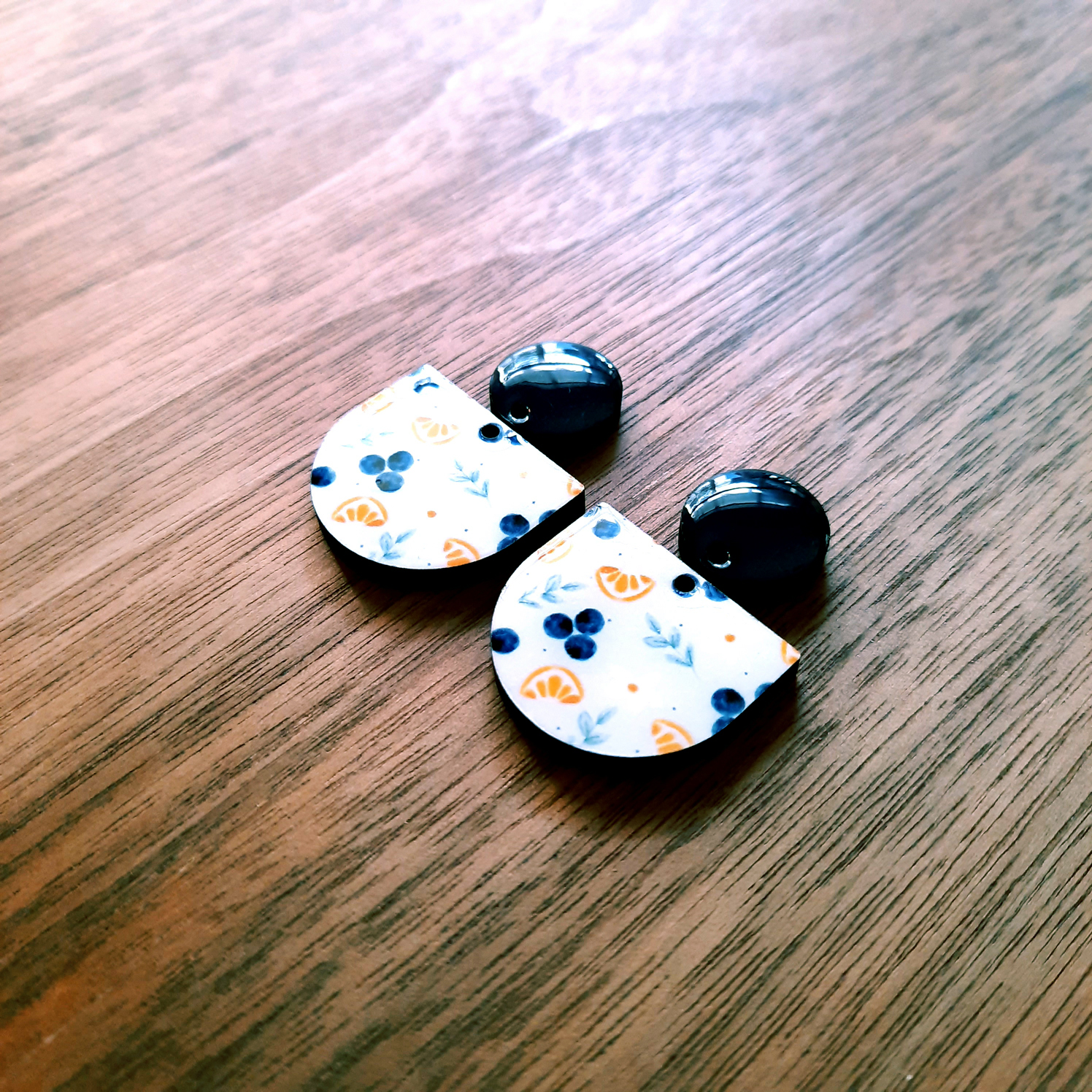 Lemon_And_Blueberry_Epoxy_Earrings_2